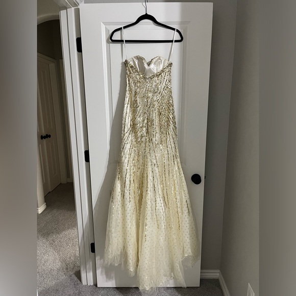 Women’s Formal Dress - White/ Cream/ Gold - Size 4 - Picture 2 of 2